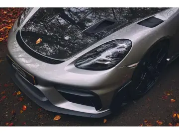 Porsche Cayman GT4 RS Weissach