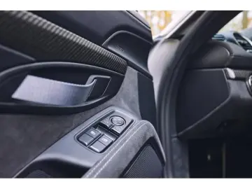 Porsche Cayman GT4 RS Weissach