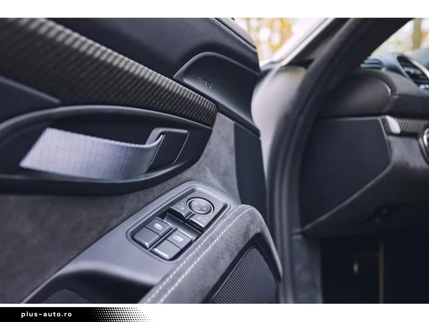 Porsche Cayman GT4 RS Weissach