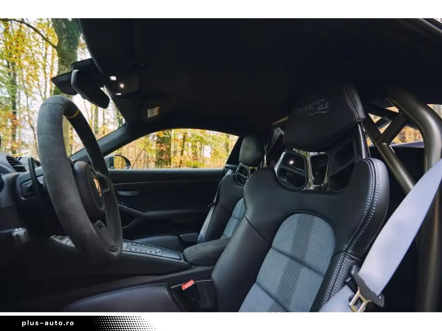 Porsche Cayman GT4 RS Weissach