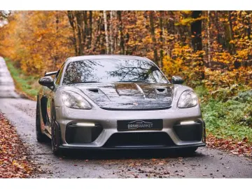 Porsche Cayman GT4 RS Weissach