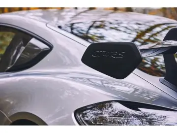 Porsche Cayman GT4 RS Weissach