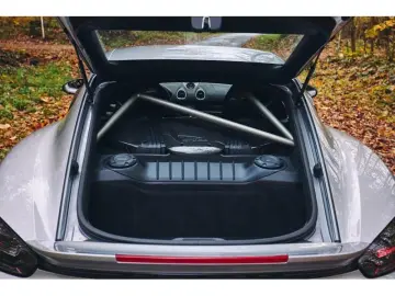 Porsche Cayman GT4 RS Weissach