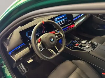 BMW M5 Touring DAProf VentilatedS 360 IcGlow B&W