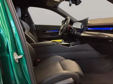 BMW M5 Touring DAProf VentilatedS 360 IcGlow B&W