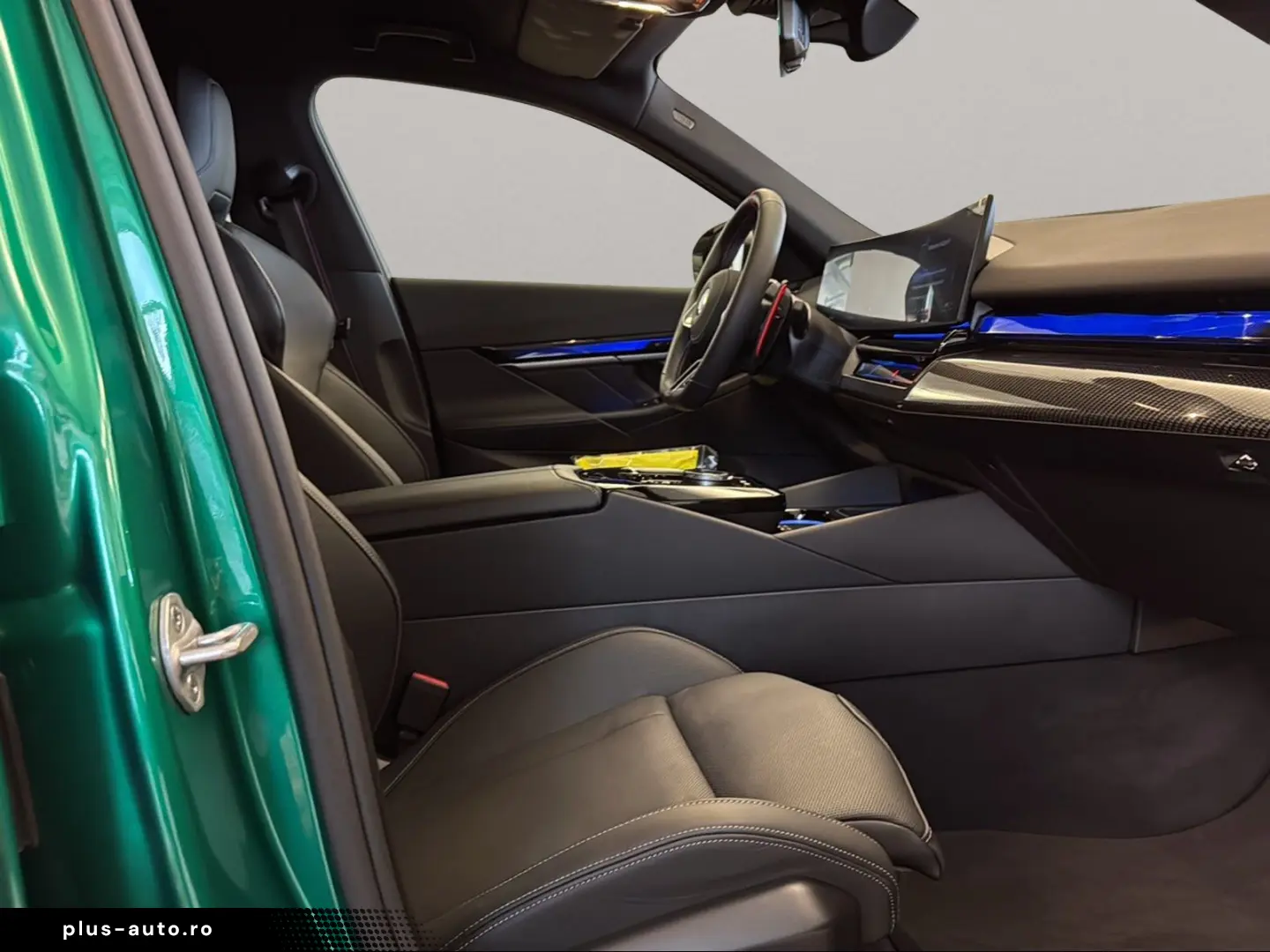 BMW M5 Touring DAProf VentilatedS 360 IcGlow B&W