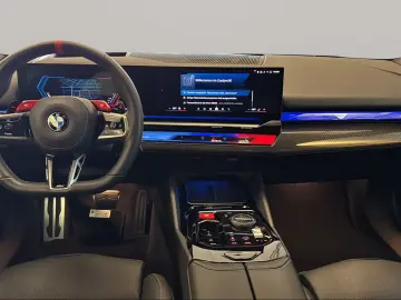 BMW M5 Touring DAProf VentilatedS 360 IcGlow B&W