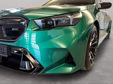 BMW M5 Touring DAProf VentilatedS 360 IcGlow B&W