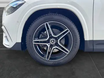 Mercedes-Benz GLA 180 AMG NIGHT