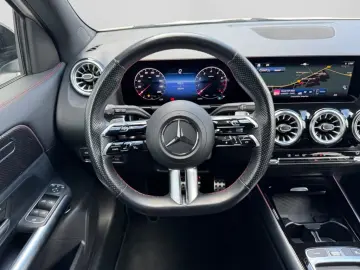 Mercedes-Benz GLA 180 AMG NIGHT