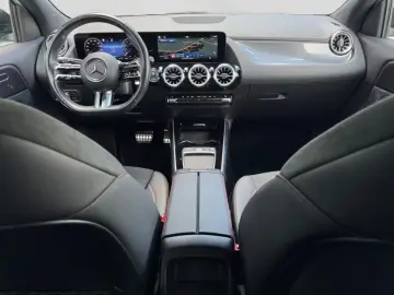 Mercedes-Benz GLA 180 AMG NIGHT