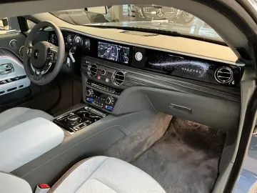 ROLLS ROYCE Spectre HUD 360  Kamera LED  NP 521.000 €