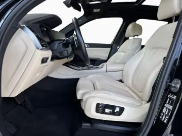 BMW X5 xD30d xLine Laser DAProf 360  HUD CraftedCl Panoram