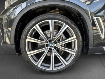 BMW X5 xD30d xLine Laser DAProf 360  HUD CraftedCl Panoram