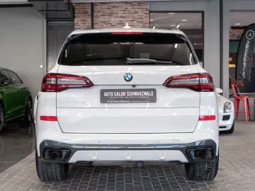 BMW X5 xDrive 30d M SPORT PANO LASER H&K HEAD 1.HAND
