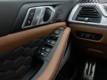 BMW X5 M Competition Panorama Belüftung Individual