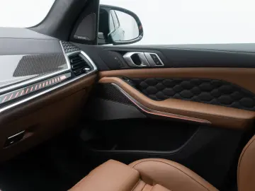 BMW X5 M Competition Panorama Belüftung Individual