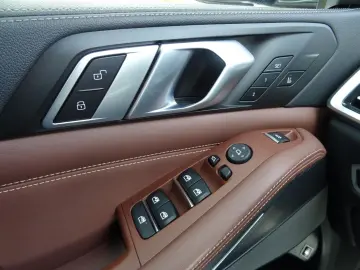 BMW X5 xDrive45e M Sportpaket Navi Laser INDIVIDUAL