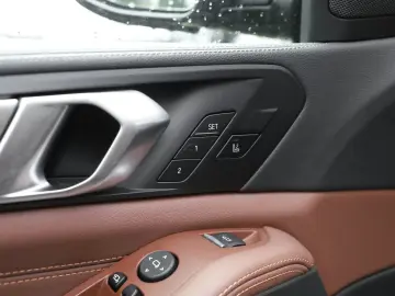 BMW X5 xDrive30d M Sport ACC Standhz Pano HUD AHK 22