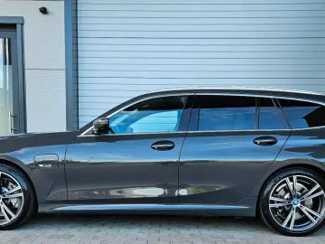 BMW 330e T M Sport 1Hand Individual Top Zustand