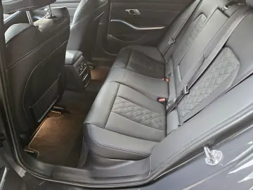 BMW 330e T M Sport 1Hand Individual Top Zustand