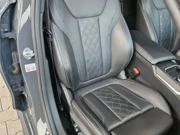 BMW 330e T M Sport 1Hand Individual Top Zustand