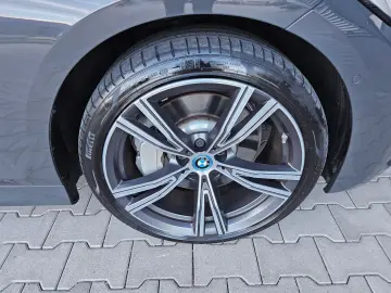 BMW 330e T M Sport 1Hand Individual Top Zustand