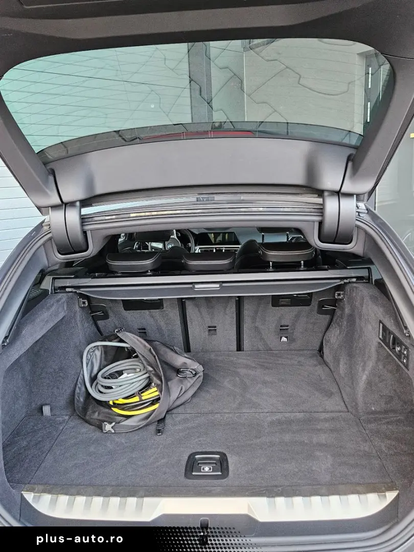 BMW 330e T M Sport 1Hand Individual Top Zustand