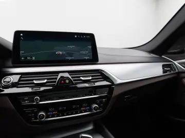 BMW 520d xD Panorama Massage HUD H K Individual-Voll