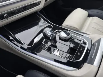 BMW X5 xDr30d MSpo SoftClo DisplayKey TV VentilS 360 DAProf