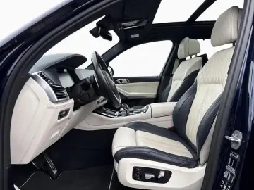 BMW X5 xDr30d MSpo SoftClo DisplayKey TV VentilS 360 DAProf