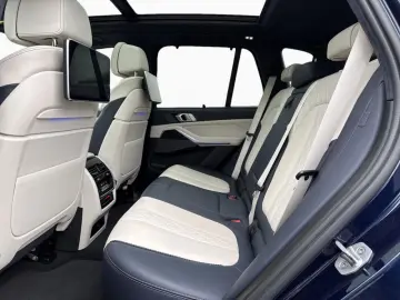 BMW X5 xDr30d MSpo SoftClo DisplayKey TV VentilS 360 DAProf