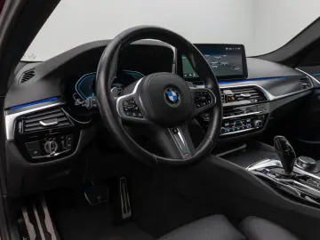 BMW 520d xD M Sport Kamera HUD DAB Alarm Individual