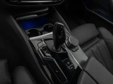 BMW 520d xD M Sport Kamera HUD DAB Alarm Individual