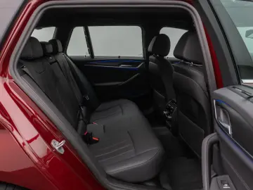 BMW 520d xD M Sport Kamera HUD DAB Alarm Individual