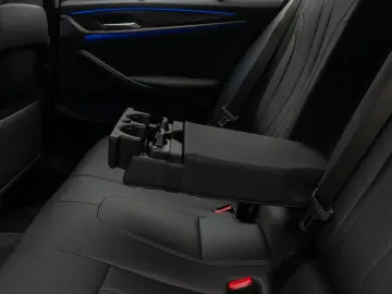 BMW 520d xD M Sport Kamera HUD DAB Alarm Individual