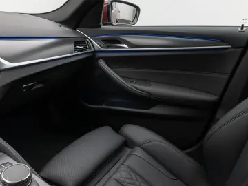 BMW 520d xD M Sport Kamera HUD DAB Alarm Individual