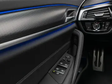 BMW 520d xD M Sport Kamera HUD DAB Alarm Individual