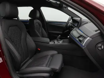 BMW 520d xD M Sport Kamera HUD DAB Alarm Individual