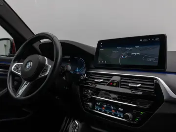 BMW 520d xD M Sport Kamera HUD DAB Alarm Individual