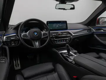 BMW 520d xD M Sport Kamera HUD DAB Alarm Individual