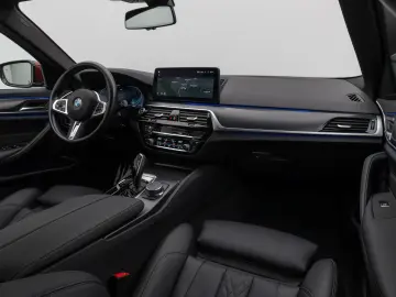 BMW 520d xD M Sport Kamera HUD DAB Alarm Individual