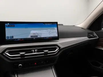 BMW 320d xD Kamera HUD DAB Komfort Sport Individual