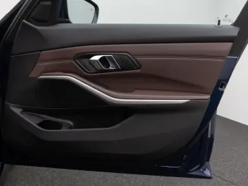 BMW 320d xD Kamera HUD DAB Komfort Sport Individual