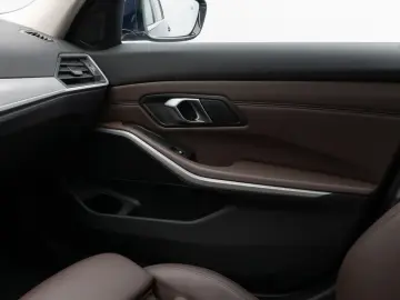 BMW 320d xD Kamera HUD DAB Komfort Sport Individual