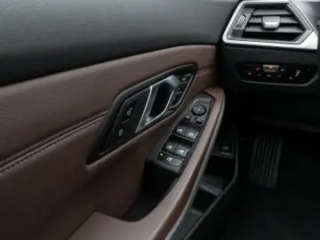 BMW 320d xD Kamera HUD DAB Komfort Sport Individual