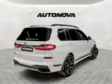 BMW X7 xDrive 40 d M Sport Individual-Sky lounge