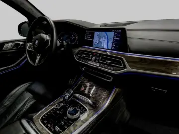 BMW X7 xDrive 40 d M Sport Individual-Sky lounge