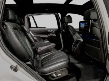 BMW X7 xDrive 40 d M Sport Individual-Sky lounge