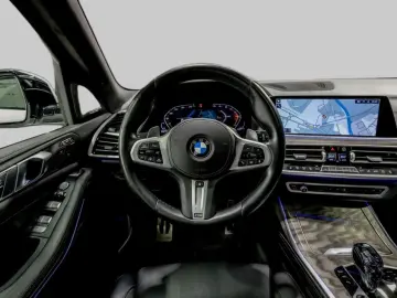 BMW X7 xDrive 40 d M Sport Individual-Sky lounge